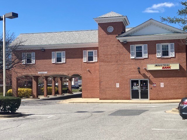 More Photos Of 1900 John Hanson Ln, Oxon Hill Bank For Lease