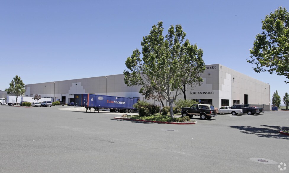 More Photos Of 6500-6550 Goodyear Rd, Benicia Distribution For Lease