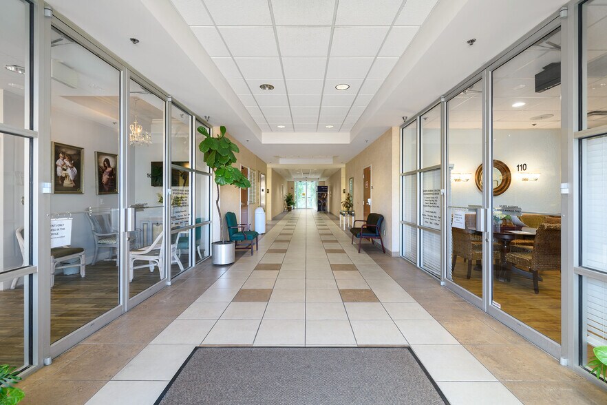 More Photos Of 1361 13th Ave S, Jacksonville Beach Office For Lease