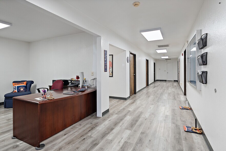 More Photos Of 12112 Almeda Rd, Houston Warehouse For Sale