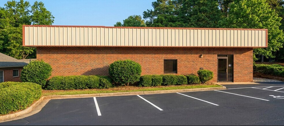 Primary Photo Of 16 W Pointe Blvd, Mauldin Freestanding For Lease
