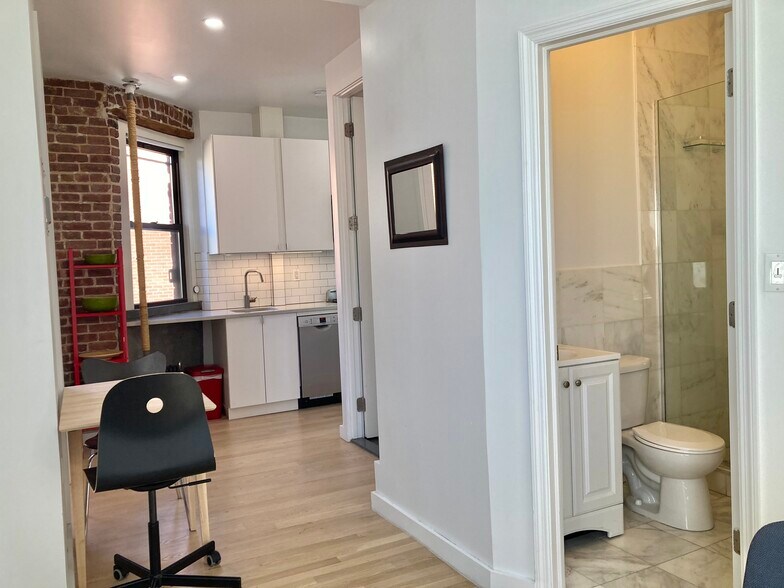 More Photos Of 197 Madison St, New York Apartments For Sale