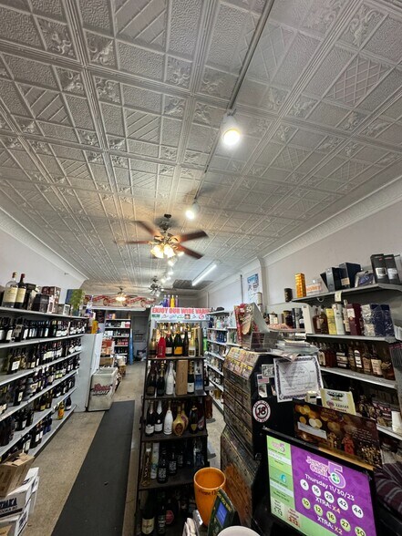 More Photos Of 39 Ridge Rd, Lyndhurst Storefront Retail Residential For Sale