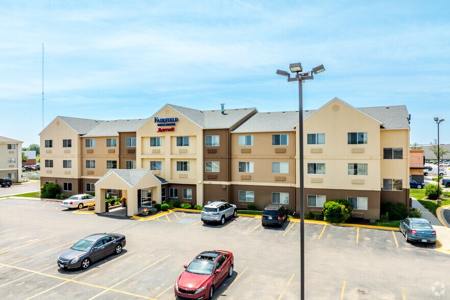 More Photos Of 4221 Industrial Ave, Lincoln Hotel For Sale