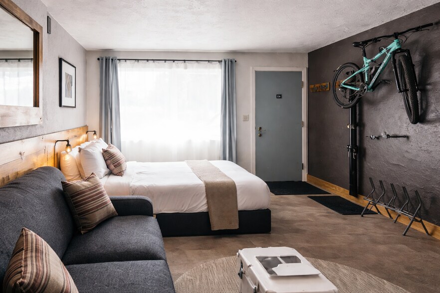 More Photos Of 1612 S Mount Shasta Blvd, Mount Shasta Hotel For Sale