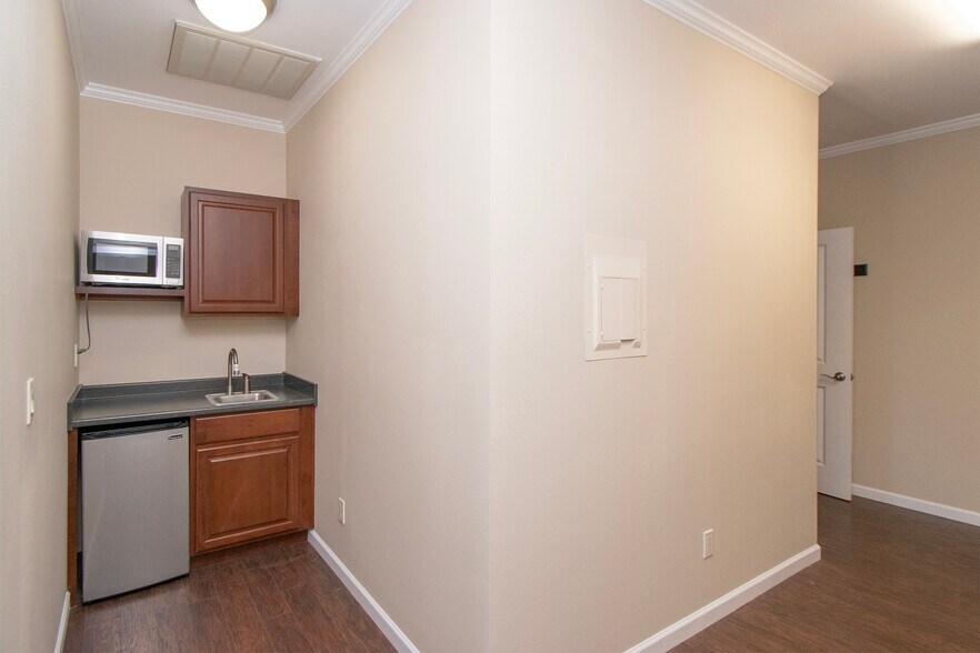 More Photos Of 495 Spruce St, Sequim Office For Sale