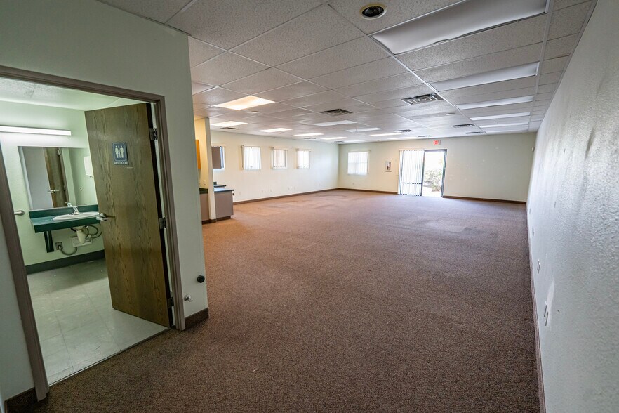 More Photos Of 3651 Highway 95, Bullhead City Bank For Lease