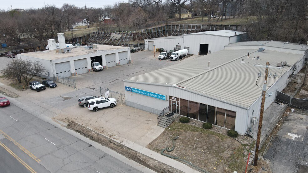 Primary Photo Of 1700 2nd Ave, Des Moines Warehouse For Sale