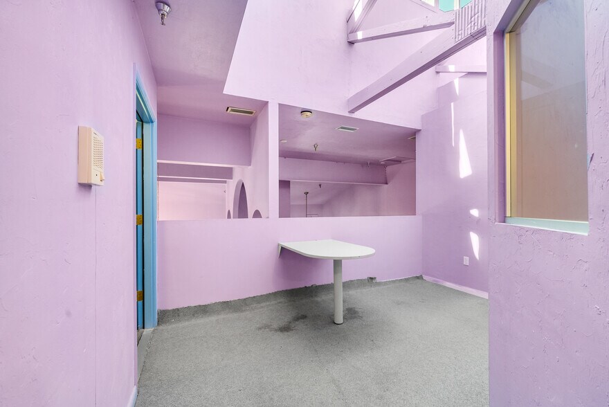 More Photos Of 2441 NW 43rd St, Gainesville Storefront For Sale