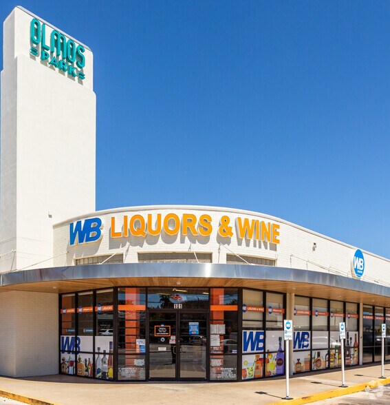 More Photos Of 3910 McCullough Ave, San Antonio Storefront For Lease