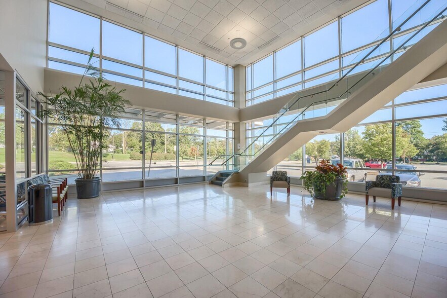 More Photos Of 21 Laurel Ave, Cornwall Medical For Lease