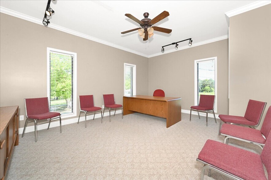 More Photos Of 7434 AL Highway 157, Cullman Office For Sale