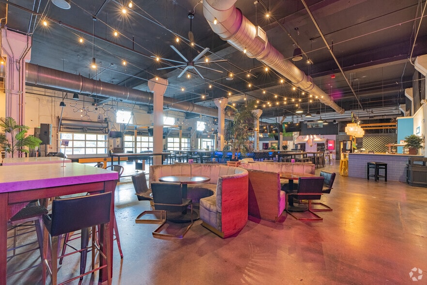 More Photos Of 115 NW 6th St, Fort Lauderdale General Retail For Lease