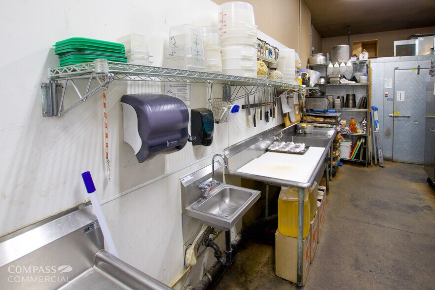More Photos Of 52600 N 97 Hwy, La Pine Restaurant For Sale