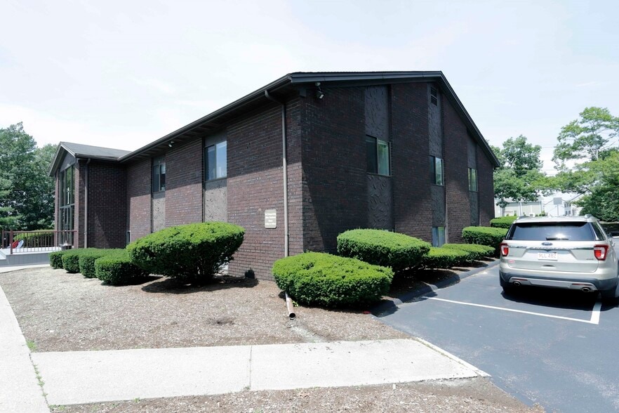 More Photos Of 1 Welby Rd, New Bedford Office For Sale