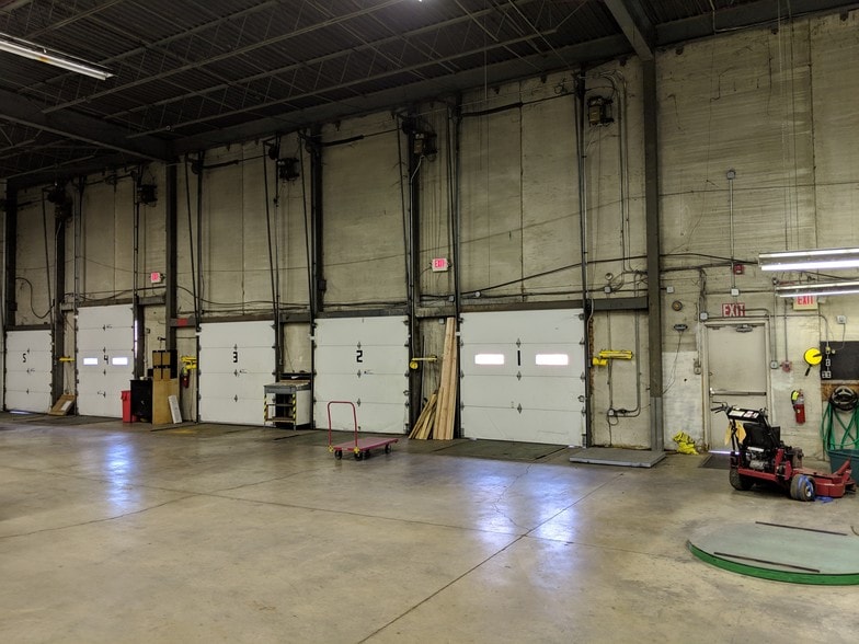 More Photos Of 220 Rittenhouse Cir, Bristol Warehouse For Lease