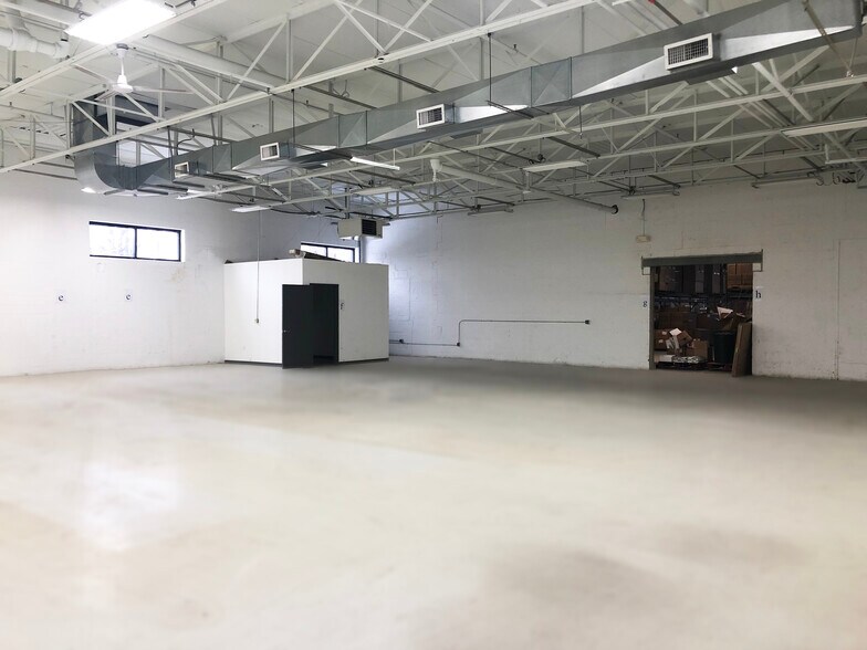 More Photos Of 30 Three Tun Rd, Frazer Light Distribution For Lease