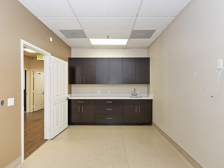 More Photos Of 35400 Bob Hope Dr, Rancho Mirage Medical For Sale