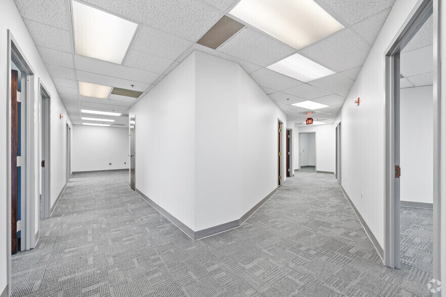 More Photos Of 12011 Lee Jackson Memorial Hwy, Fairfax Medical For Lease