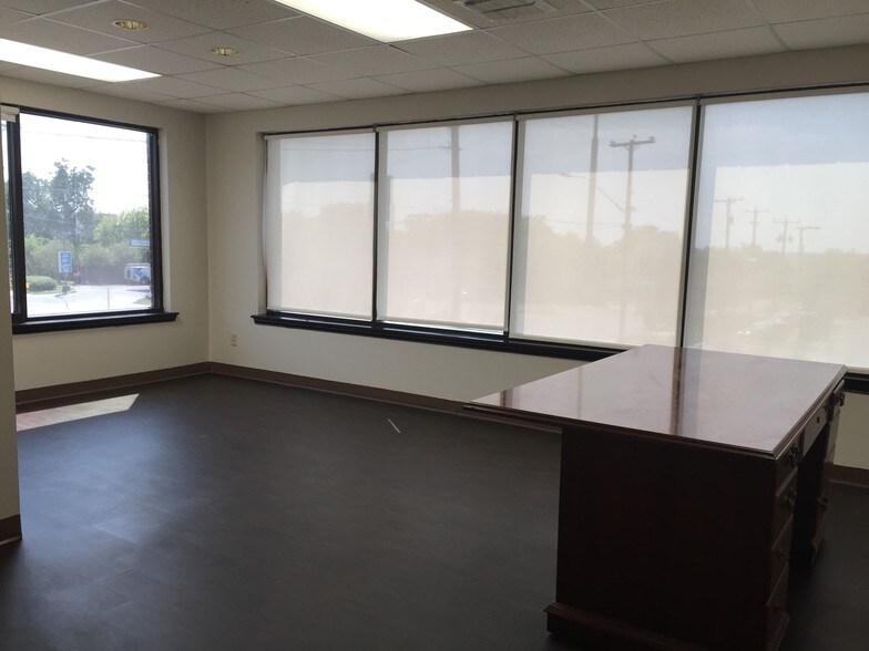 More Photos Of 1818 S New Braunfels Ave, San Antonio Medical For Lease