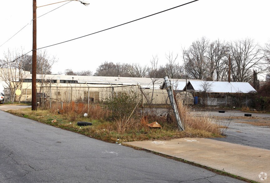 More Photos Of 792 SW Windsor St, Atlanta Warehouse For Lease