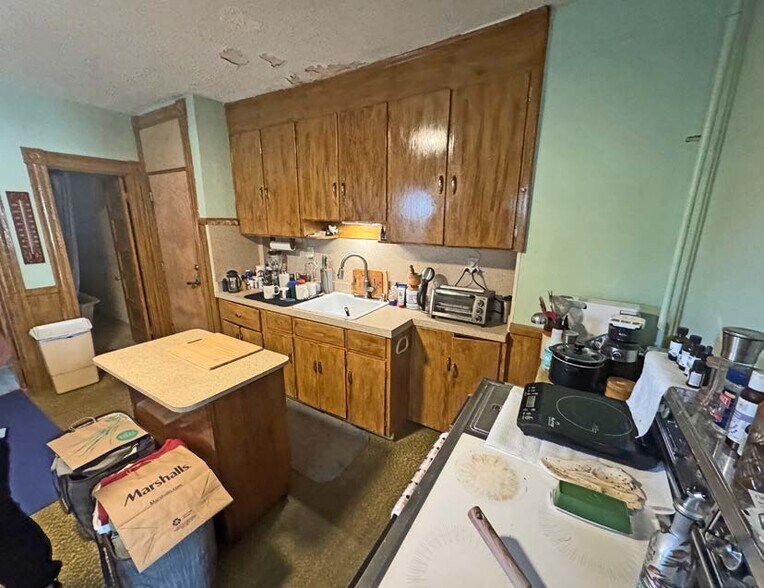 More Photos Of 146-148 Grove St, New Britain Apartments For Sale