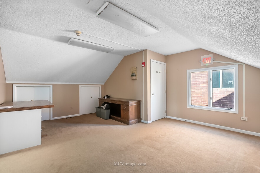 More Photos Of 15419 E 127th St, Lemont Office Residential For Sale