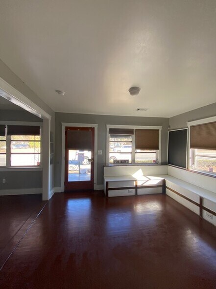 More Photos Of 1617 Ashley River Rd, Charleston Freestanding For Lease