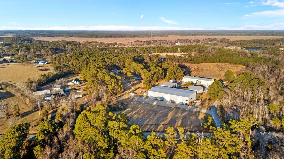 More Photos Of 301 Facility Dr, Newport Warehouse For Sale