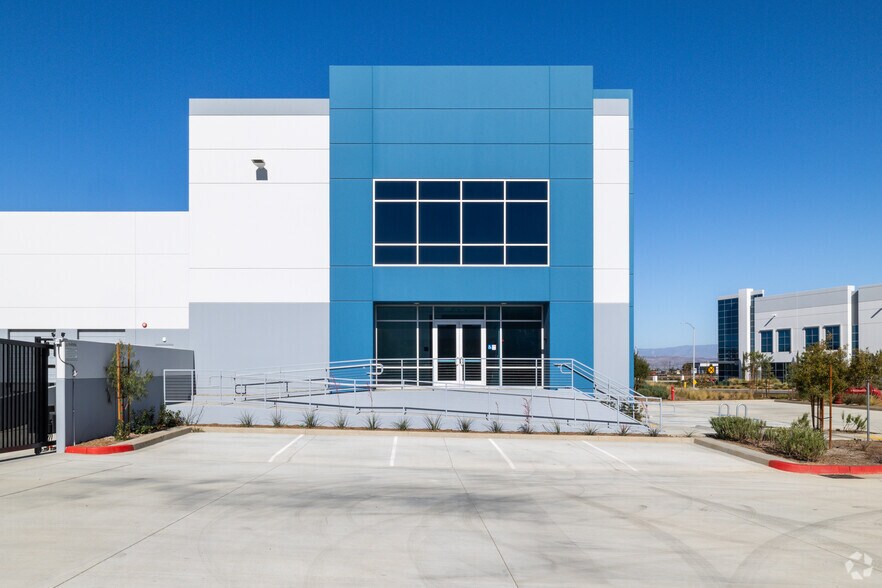 More Photos Of 19885 Harvill Ave, Perris Distribution For Lease