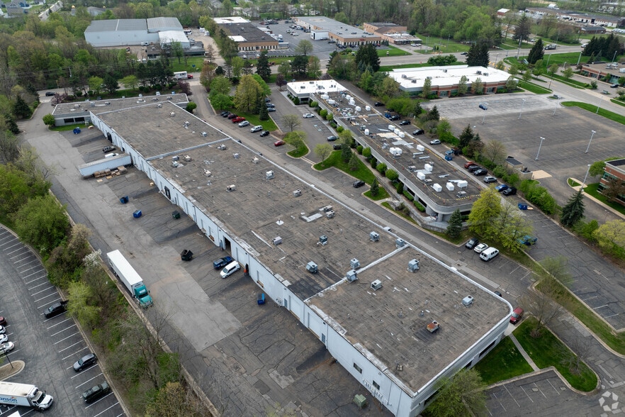 More Photos Of 2307 E Aurora Rd, Twinsburg Flex For Lease