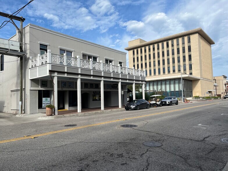 Primary Photo Of 507-511 23rd St, Galveston Storefront Retail Residential For Lease