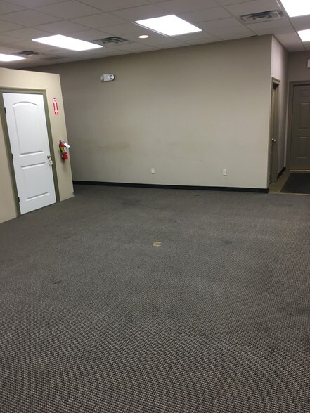 More Photos Of 13702 Coursey Blvd, Baton Rouge Office For Lease