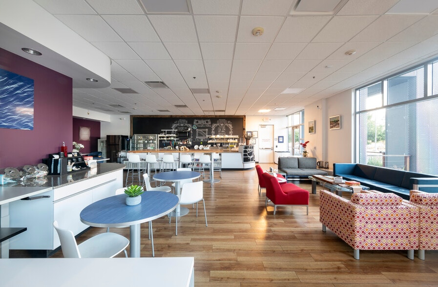 More Photos Of 250 W Tasman Dr, San Jose Office For Sale