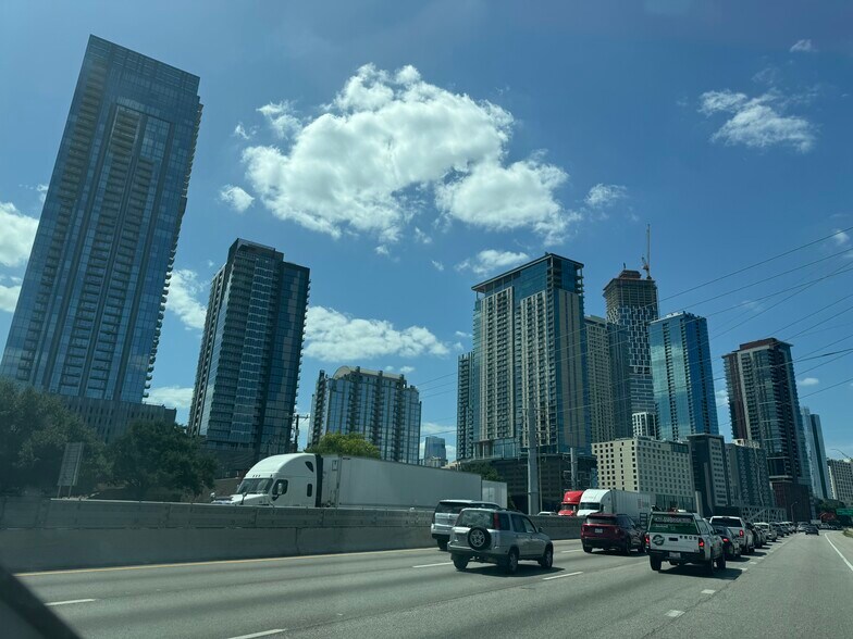 More Photos Of 2237 E Riverside Dr, Austin Restaurant For Lease