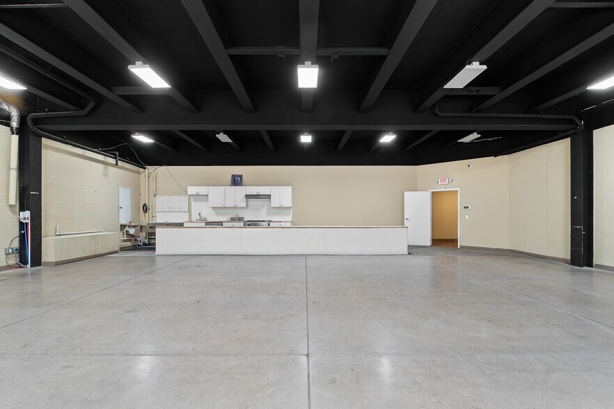 More Photos Of 90 E Union St, Wilkes-Barre Light Distribution For Lease