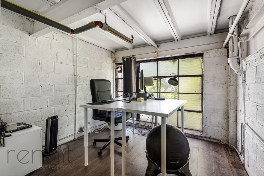 More Photos Of 5606 Cooper Ave, Glendale Warehouse For Lease