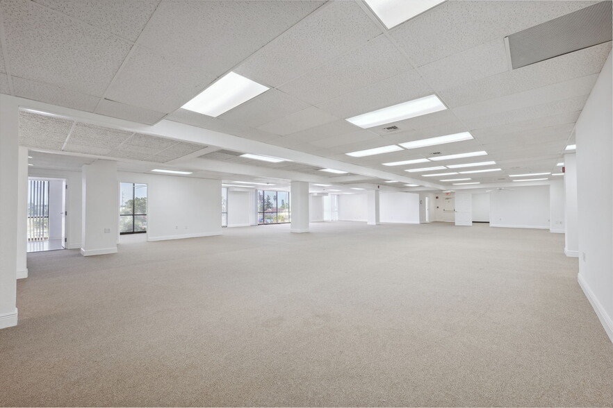 More Photos Of 13825 US Highway 19, Hudson Office For Lease