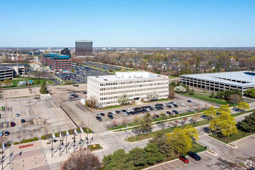 More Photos Of 26211 Central Park Blvd, Southfield Office For Lease