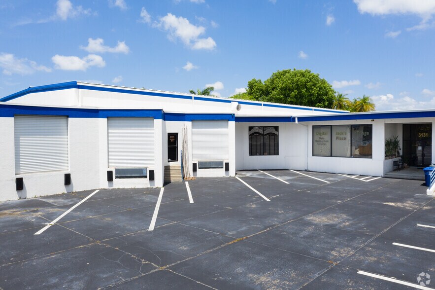 More Photos Of 3120-3131 E Riverside Dr, Fort Myers Flex For Sale