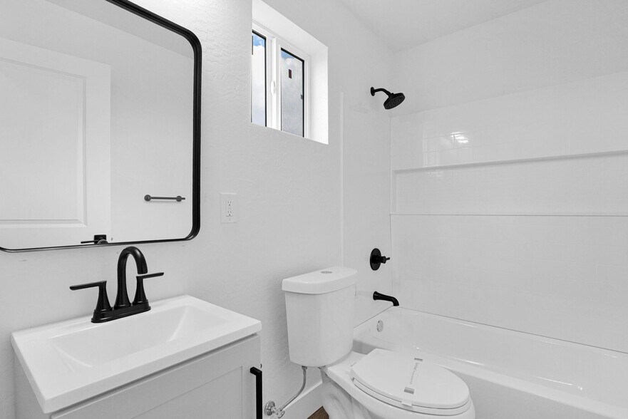 More Photos Of 410 W Hadley St, Phoenix Apartments For Sale