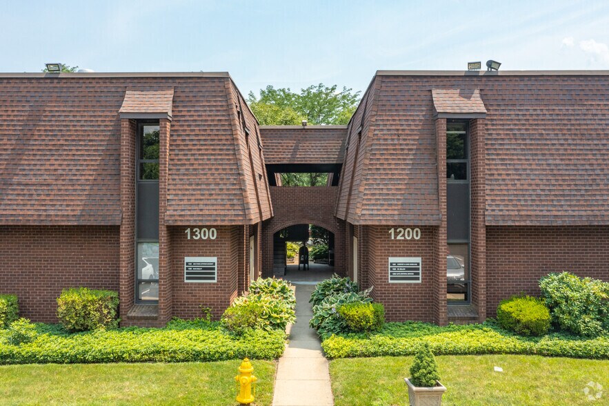 More Photos Of 1001-1500 Society Dr, Claymont Office For Lease