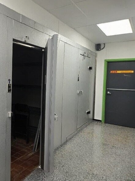 More Photos Of 2505 Wilmington Pike, Dayton Restaurant For Sale