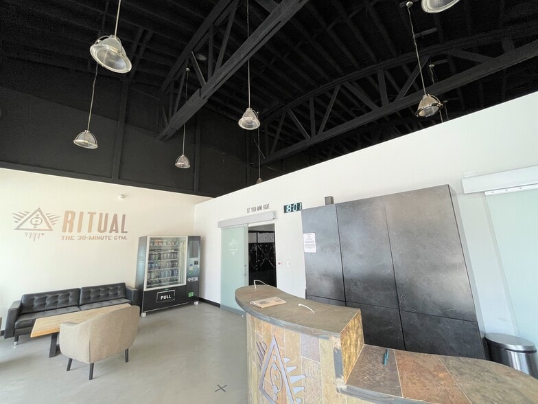 More Photos Of 301-315 Wilshire Blvd, Santa Monica Storefront Retail Office For Lease