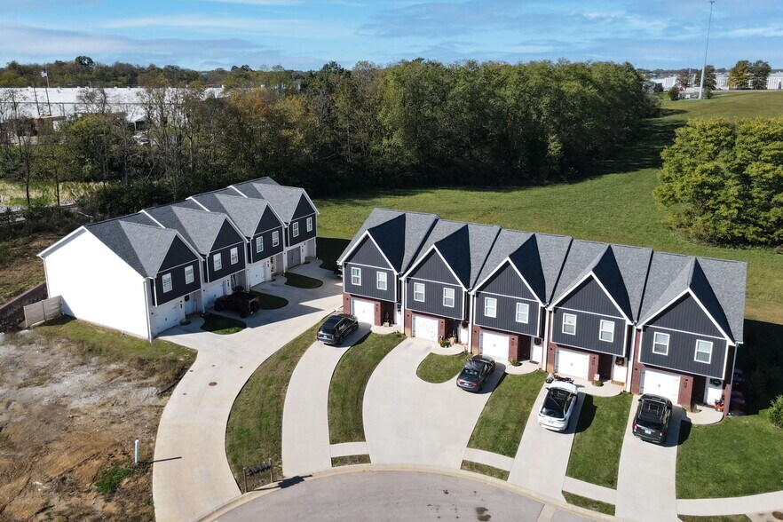 More Photos Of 304 Robert M Green Dr, Frankfort Apartments For Sale