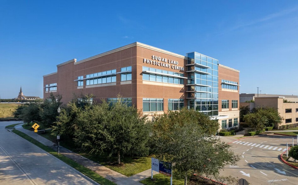 More Photos Of 7616 Branford Pl, Sugar Land Medical For Lease