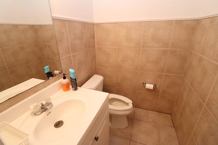 More Photos Of 6731-6755 Sunset Strip, Sunrise Unknown For Lease