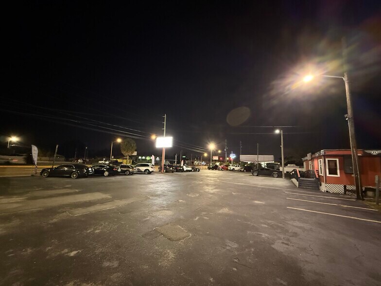 More Photos Of 4501 49th St N, Saint Petersburg Auto Dealership For Lease