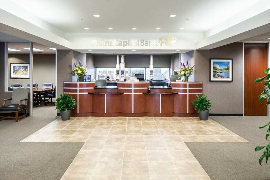 More Photos Of 1008 Ranch Road 620 S, Lakeway Office For Lease