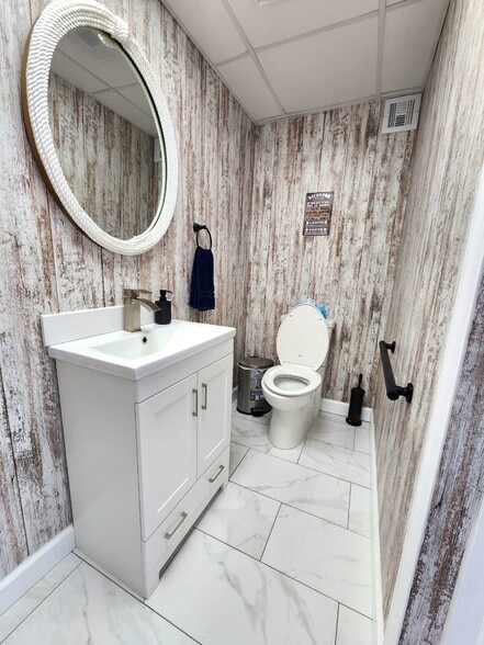 More Photos Of 7511 Leavenworth Rd, Kansas City Auto Repair For Sale